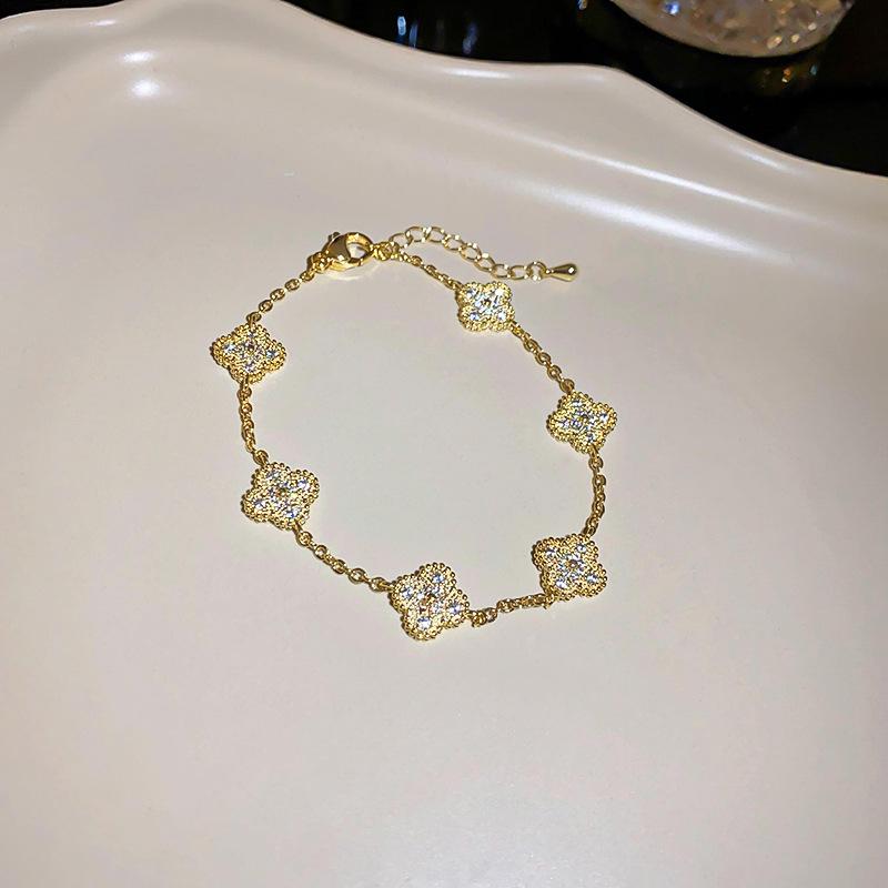 Luxusní náramek čtyřlístek s diamanty ze zirkonu: Elegantní módní design & šperky pro každou příležitost