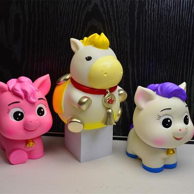 Kreative Neujahrspferd-Spardose für Kinder – Festliches Geschenk