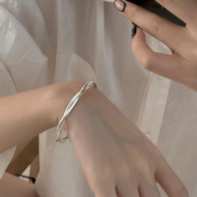 Fashion Mobius Twisted Open Bangle Silver Plated Bracelet Jewelry For Women