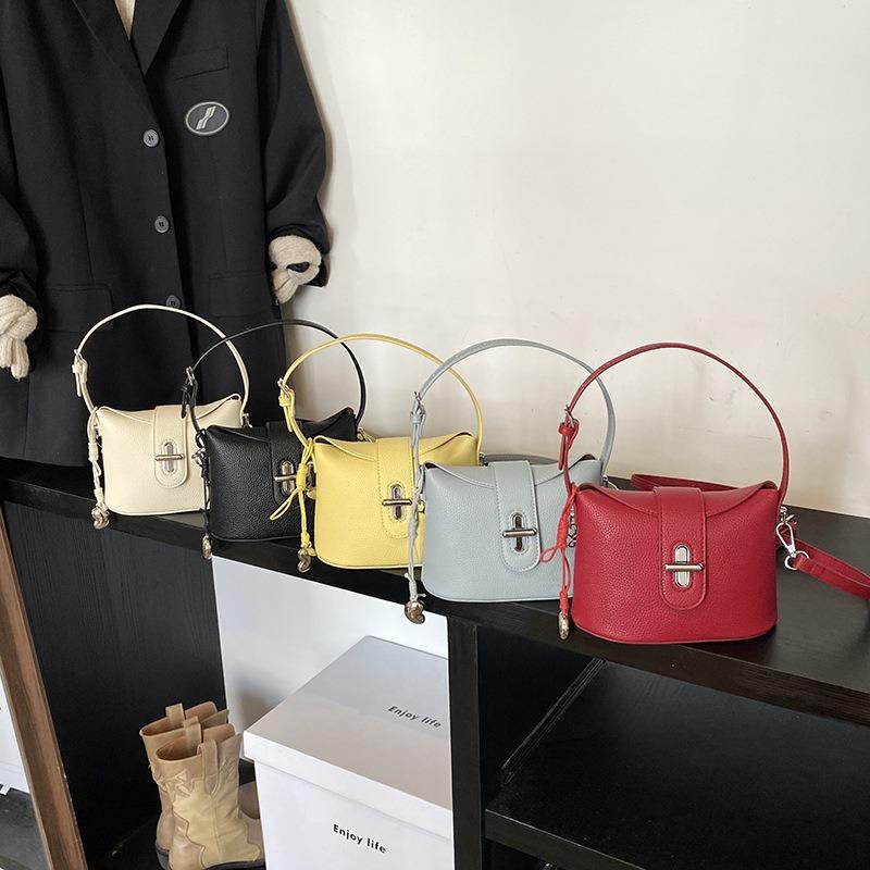 Niche Texture Bag Women's New Hand Carry Handbag Fashionable Simple Casual Underarm Bag Single Shoulder Messenger Bag