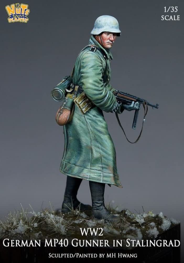 Nuts Planet 1/35 WWII German Wehrmacht Non-Commissioned Officer in Coat Holding MP40, Stalingrad Resin Kit NP-35007 Molded Color