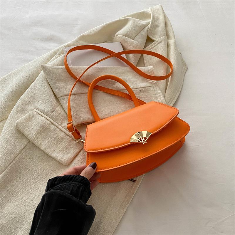 

Сумка-седло женская новая летняя красивая повседневная сумка через плечо женская нишевая портативная женская