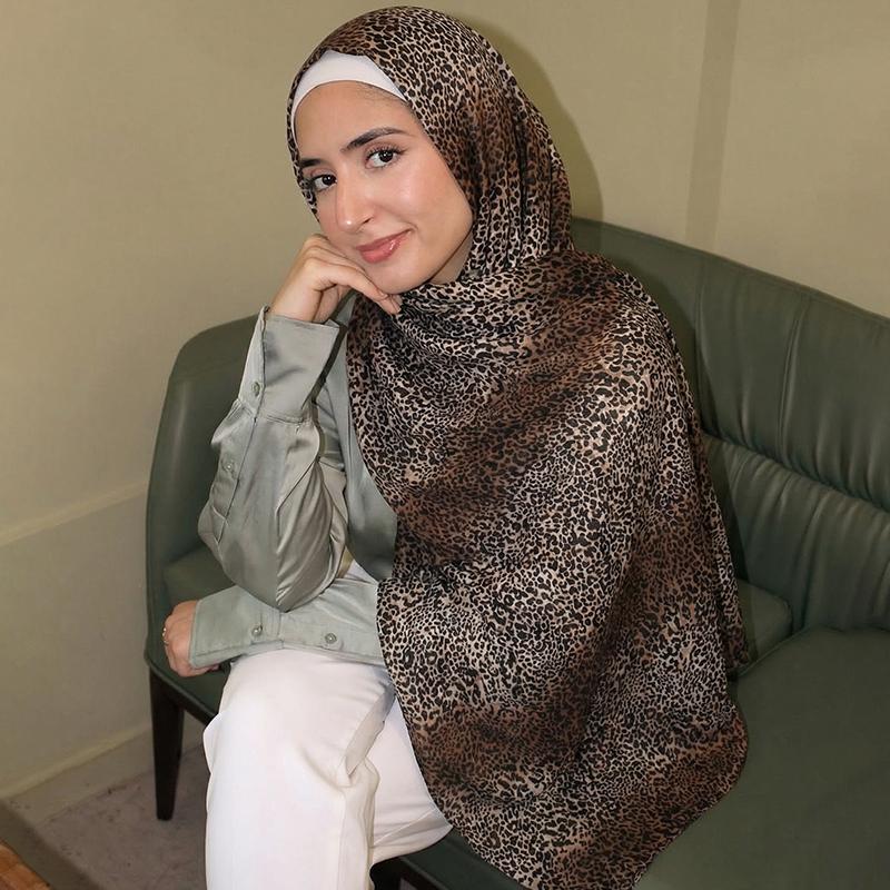 2026 New Arrival Cotton Hijabs for Women Luxury Foulard Femme Leopard Print Tassel Scarves Summer Sun Protection Headscarf