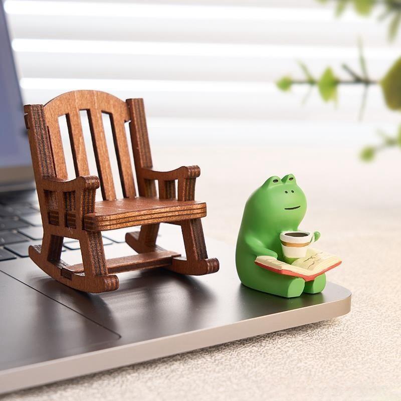 Cute Pvc Frog Rocking Chair Figurine For Desk Decor Charming Office Decoration Item