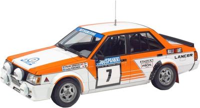 Serie Corse Mitsubishi Lancer Turbo 1982 Rally dei 1000 Laghi Modello in Plastica PN24018 Platz/NuNu 1/24 (Auto)