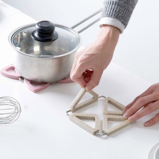 1Pcs Anti-heiße Tischset Hause Kunststoff Platte rotierenden Matte kreative rutschfeste Isolierung Pad