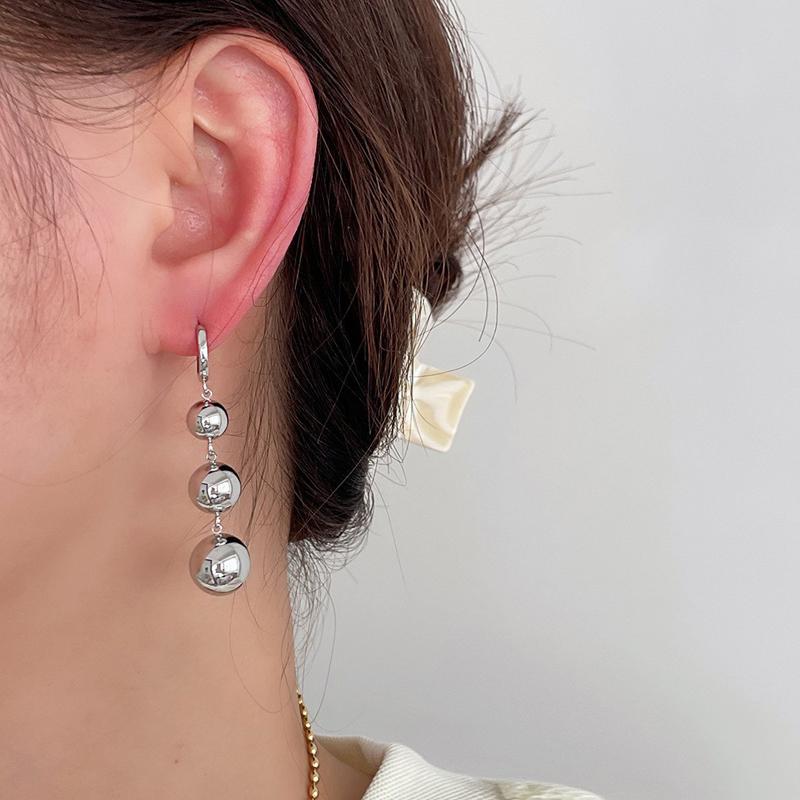 Orecchini Pendenti con Nappa e Perline Rotonde Punk Metal per Donna Moda Colore Oro Lucido Palla Liscia Orecchini Accessori Gioielli