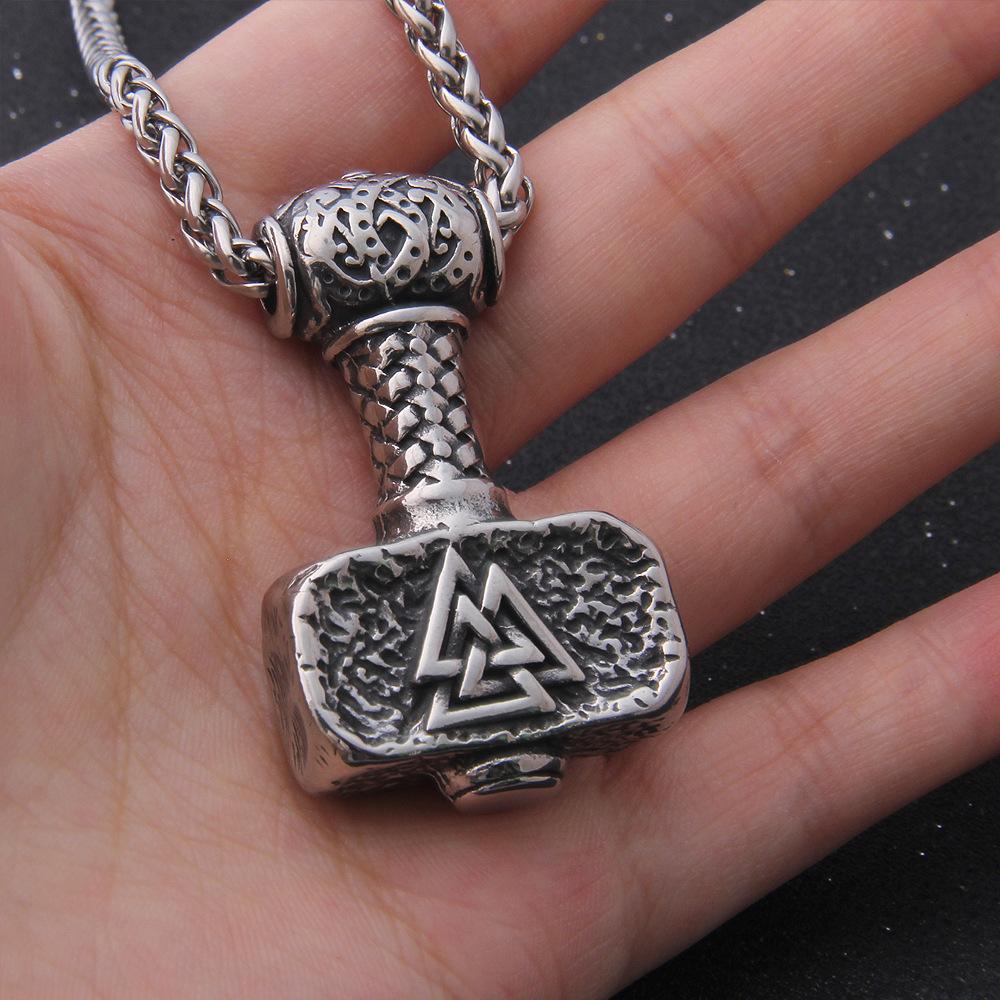 

Скандинавский кулон викингов с руническим амулетом Мьёльнир - золото Single Pendant