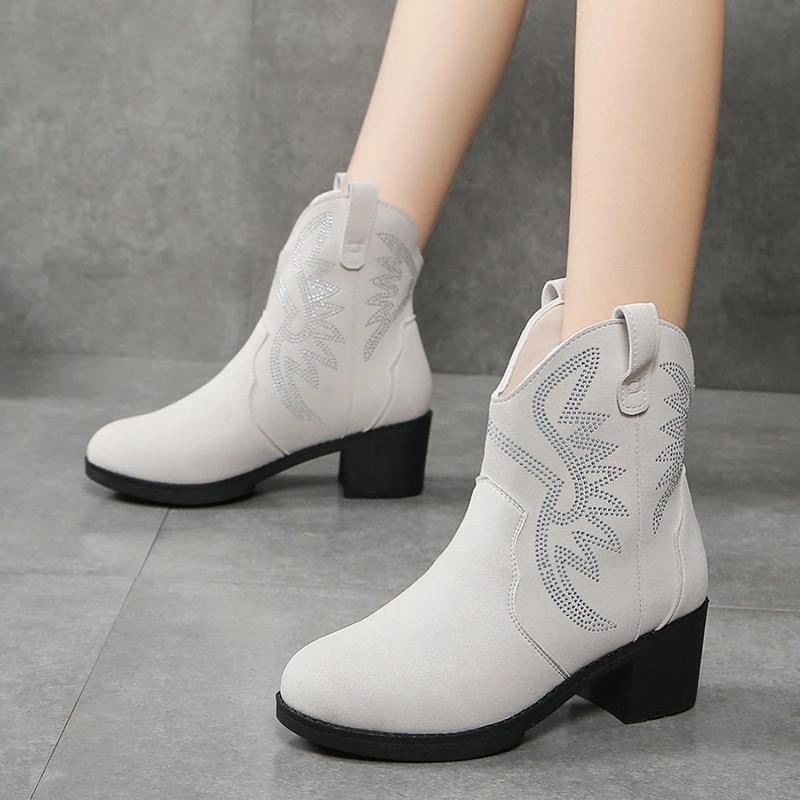 2024 Fashion Shoes for Women Slip on Women's Boots Autumn Round Toe Solid Short Barrel Chunky Heels Large Size Western Boots