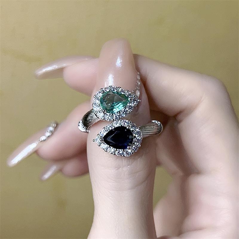 Elegant Two-Tone Water Drop Stone Ring for Women — French Romantic Index Finger Accessory