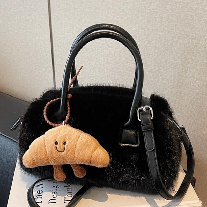 Plush autumn and winter pillow bag new fashion niche handbag popular underarm shoulder messenger bag