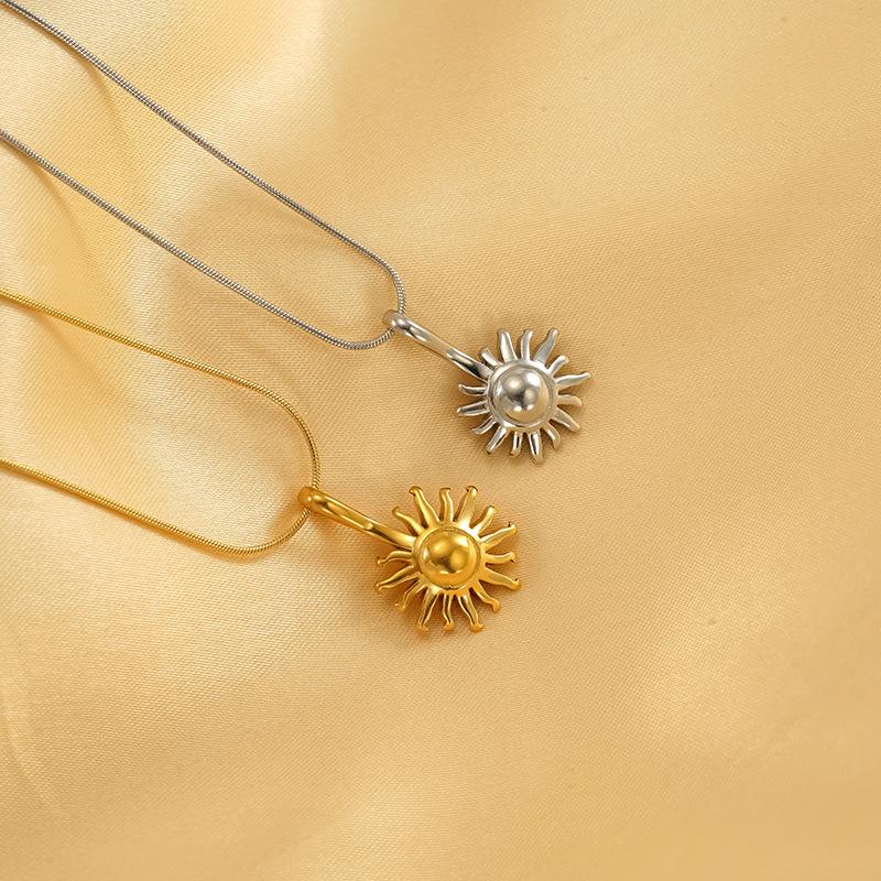 Snake Bone Chain Necklace Gold Petal Electroplating Jewelry Titanium Steel Necklace Sunflower