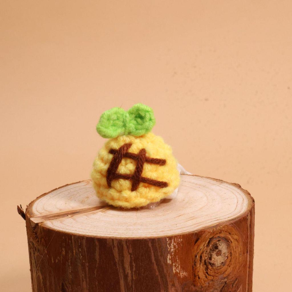 Valentine's Pearl Desktop Goose Set with Mini Knitted Hat & Adjustable Wings Clothing