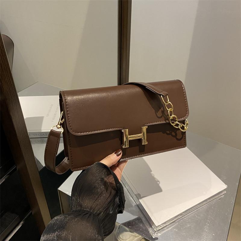 

Stylish Pu Shoulder Bag Chic Casual Crossbody Handbag For Trendy Fall Looks In Black Brown Khaki White And Coffee Colors кавовий