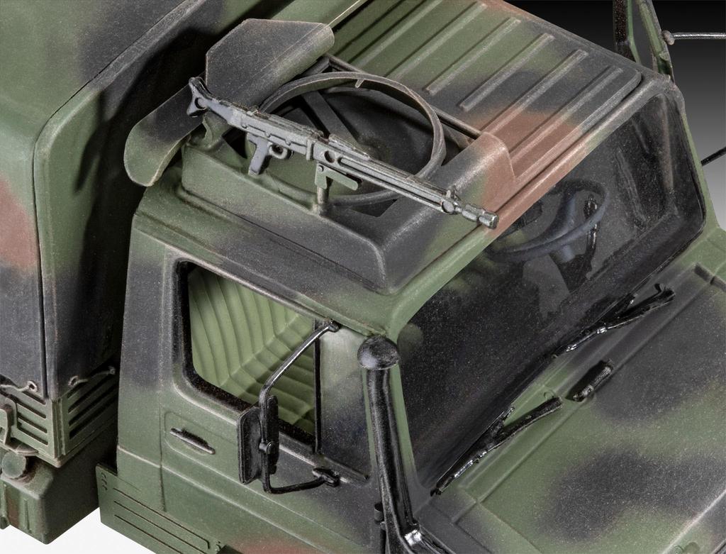 Revell Maßstab Deutscher Unimog Plastikmodellbausatz farbig vorgeformt 1/35 (2t milgl) 03337,