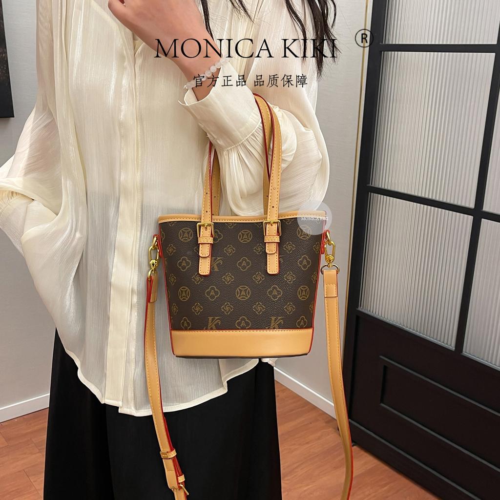 Light luxury niche bag women 2025 new super fire presbyopia commuter portable bucket bag versatile shoulder messenger bag