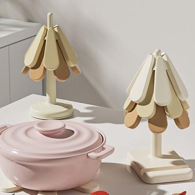 3-teilige weihnachtsbaumförmige Silikon-Isolieruntersetzer mit Ständer Heim Faltbare Hitzebeständige Matte für Zuhause, Küche und Partys