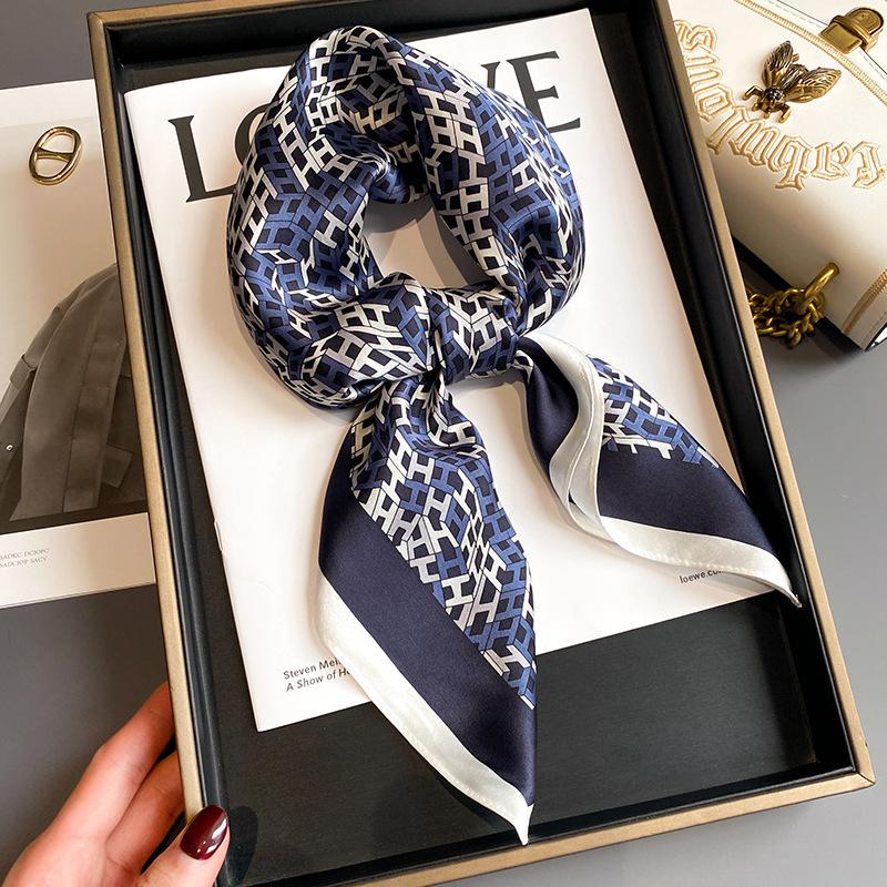 High-end H character fashion temperament spring and autumn 71 silk square scarf women's silk scarf mulberry silk Korean version summer neck protecti