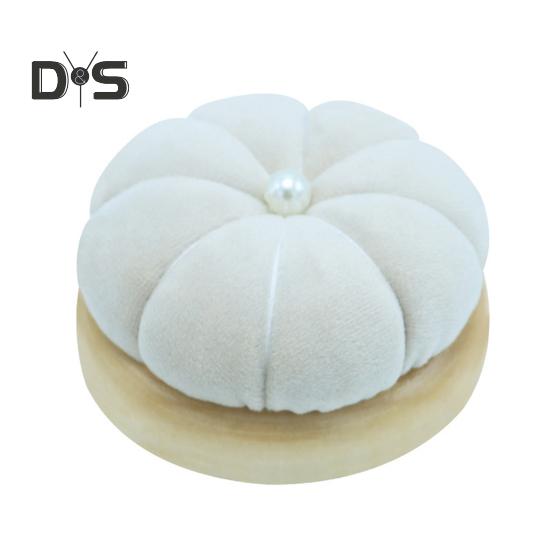 Gefülltes Nadelkissen, kürbisförmiges Nähnadelkissen, Flanell-Nadelkissen mit Holzsockel für Nähprojekte, DIY-Handwerk