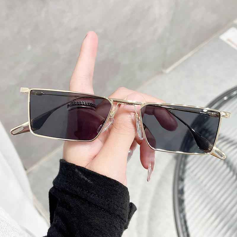 Retro Rectangle Sunglasses Women metal frame Vintage Small Frame Sun Glasses Ladies Classic Black Square