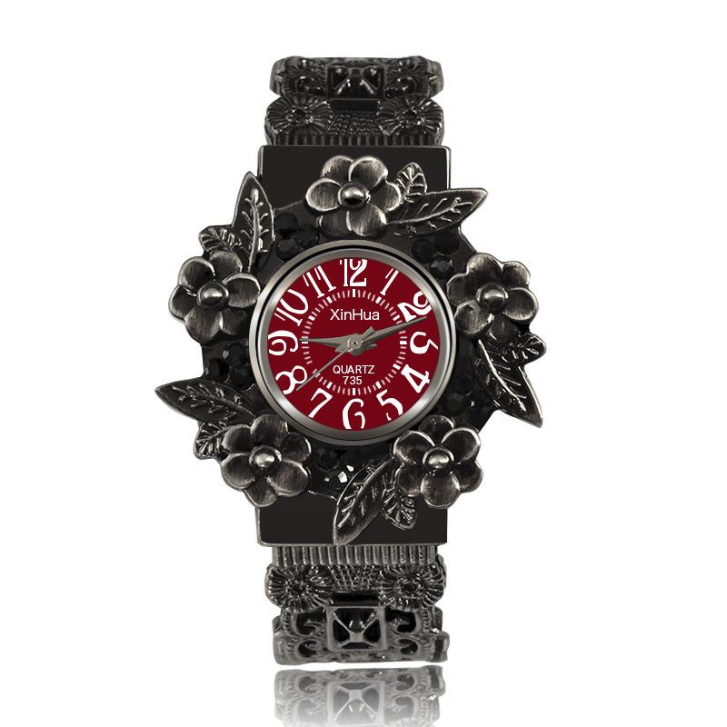 Retro Carved Women's Quartz Bangle Watch