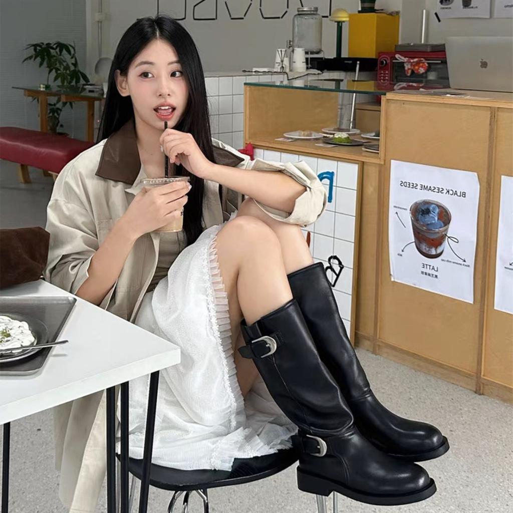 Wasteland wind wrinkled pile high boots 2025 new models but knee retro old long boots round head Martin boots women