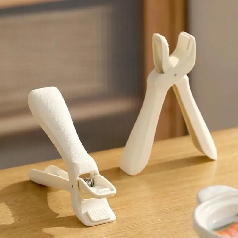 Silicone Non-Slip Anti-Scalding Bowl Clip with Metal Hinge Ergonomic Handle Heat-Resistant  Kitchen Tongs for  Secure  Grip