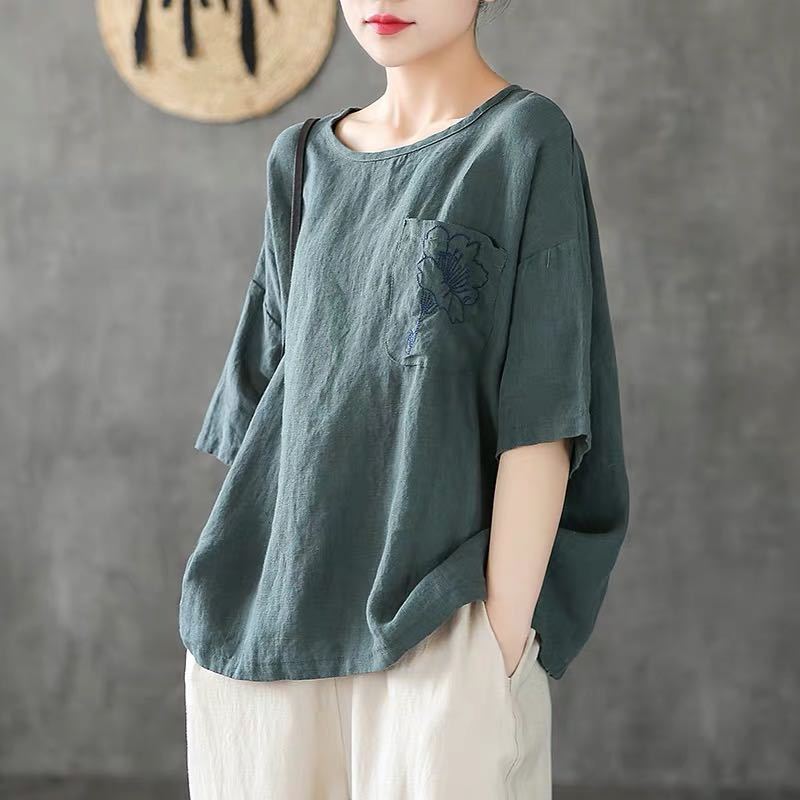 Retro Loose Large Size Women's Flower Embroidered Pocket Short-sleeved Loose Slim Blouse Cotton Linen T-shirt Half-sleeved Top