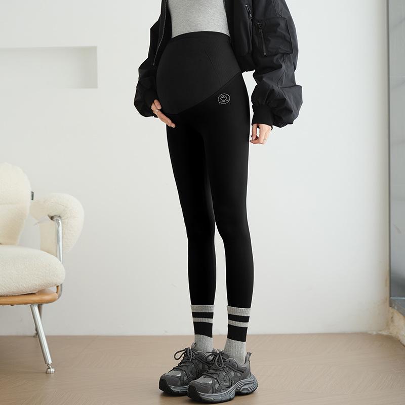

Maternity Shark Skin Yoga Pants - Non-constricting Base Layer for Spring/Autumn L [110-135 lbs] чорний