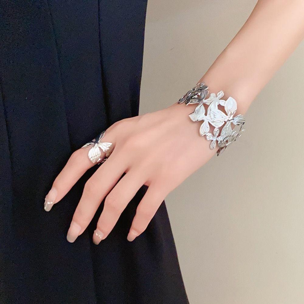 Gold/silver Flower Cuff Bangle Exquisite Open Bracelet Fashion Hollow Bangle  Party