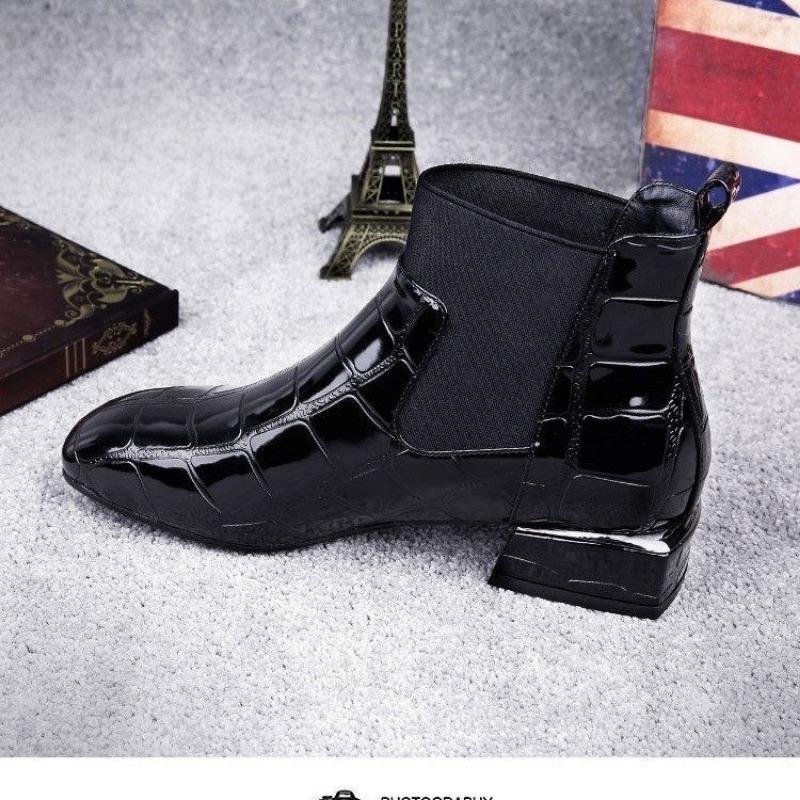 Fashion New Lacquer Leather Short Boots Women New Four Seasons British Fashion Plush Comfort Boots Outdoor Walking Casual Shoes