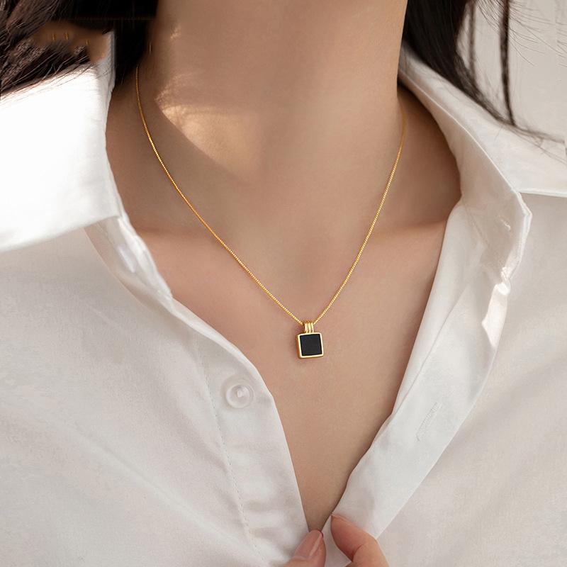 Collier Carré Noir en Argent Sterling: Chaîne clavicule design niche élégant, style froid 2022.