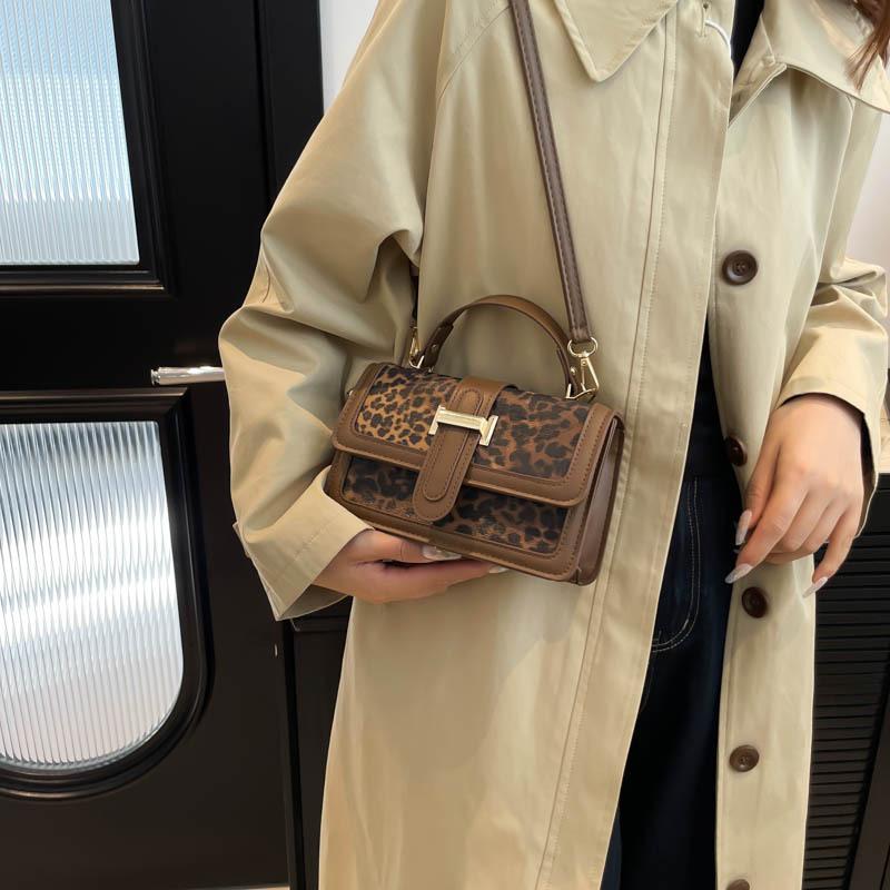 2025 Spring New Retro Personality Temperament Leopard Print Portable Small Square Bag Women's Fashion Shoulder Messenger Commuter Women's Bag