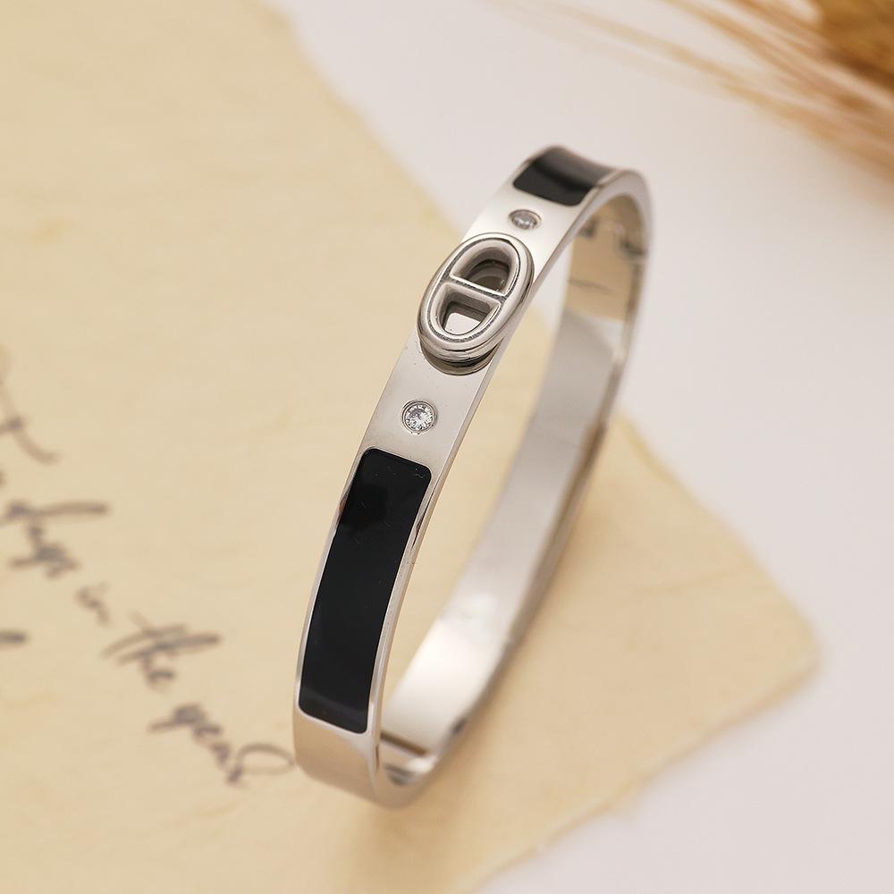18K Gold-Plated Stainless Steel Pig Nose Bracelet with Zirconium Detailing