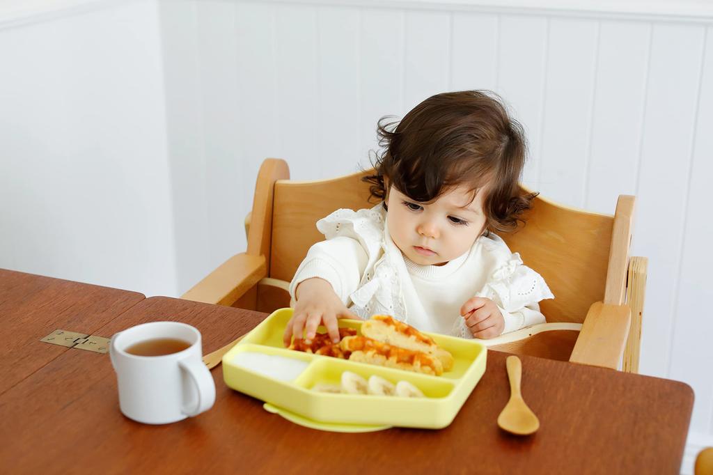 DADWAY MOOMIN BABY Moomin Baby Silicone Plate FDMB001065200 Suction Cup Dish House/Yellow