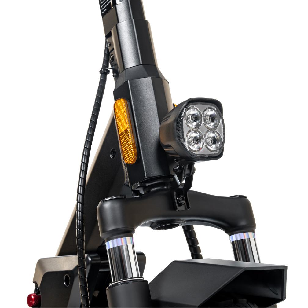 45km/h Kukirin M4 Ma× City Commuter E-Scooter 800W, 48V 18.2Ah, 10" Tires, Full Suspension, Foldable Design for Urban Travel