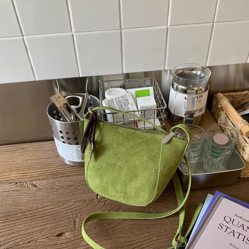 Small bag women's autumn and winter new niche versatile messenger bag fashionable and simple mobile phone bag