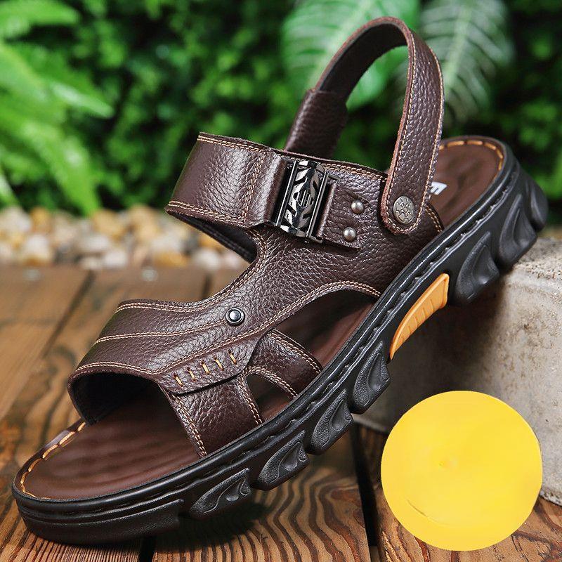 

Сандалии из коровьей кожи, тапочки, лето 2025 г., новые мужские сандалии для вождения, нескользящая кожаная повседневная пляжная обувь для мужчин 44 коричневый