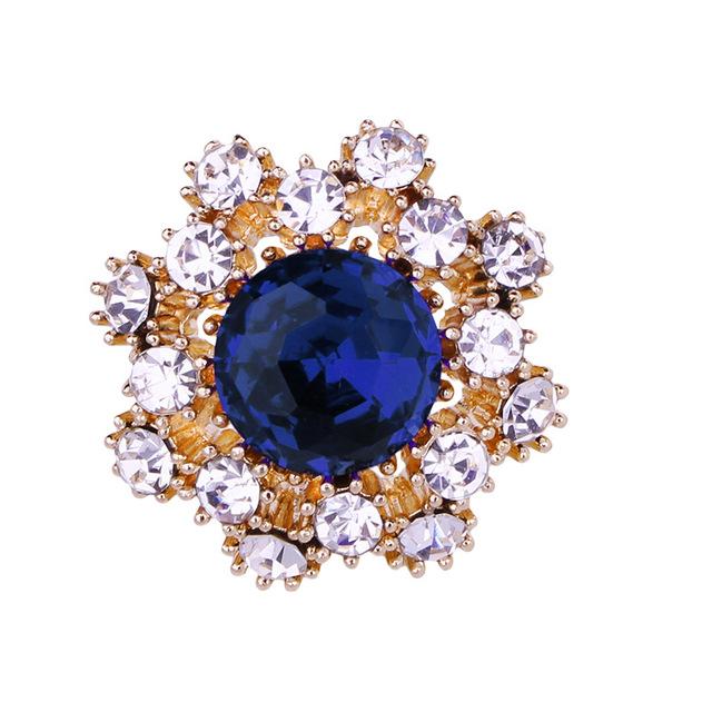 New Fashion Mini Star Brooch Crystal Rhinestone Badge Lapel Pins Men 'S Suit Coat Collar Luxulry Brooches For Women Jewelry Gifts