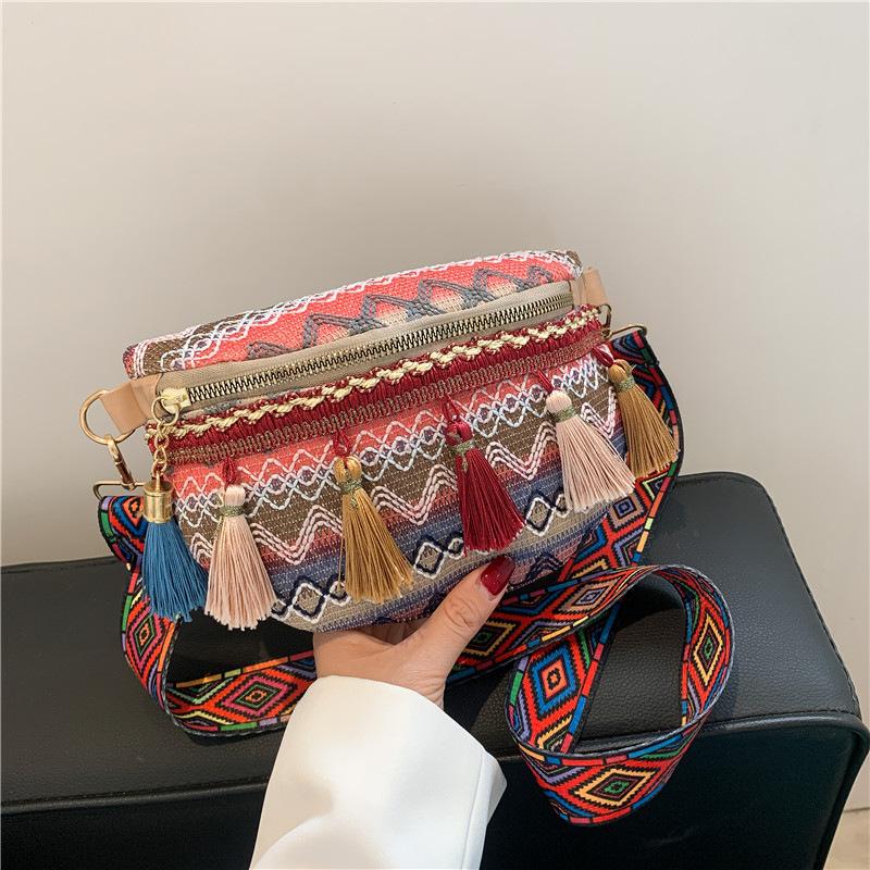 

Женская новая плетеная поясная сумка кроссбоди с кисточками контрастного цвета и персонализированной ретро-лентой бордовый