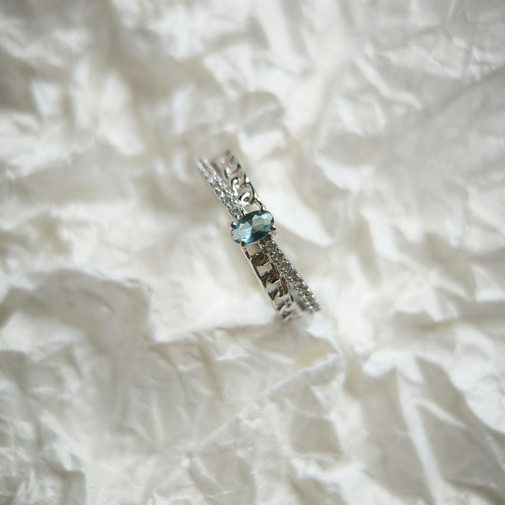 Серебряное кольцо с топазом Лондон Блю 0.527ct, вес изделия 2,44 гр (2188698)