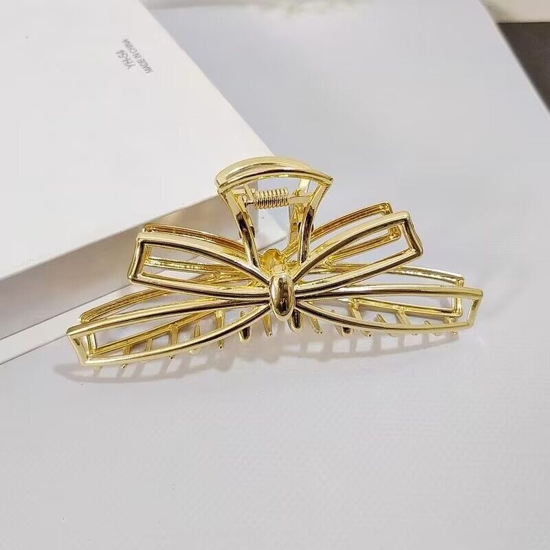 

Elegant Metal Hair Claw Clips for Women Geometric Grab Clip Korean Girls Hollow Hairpin Fashion Hair Accessories