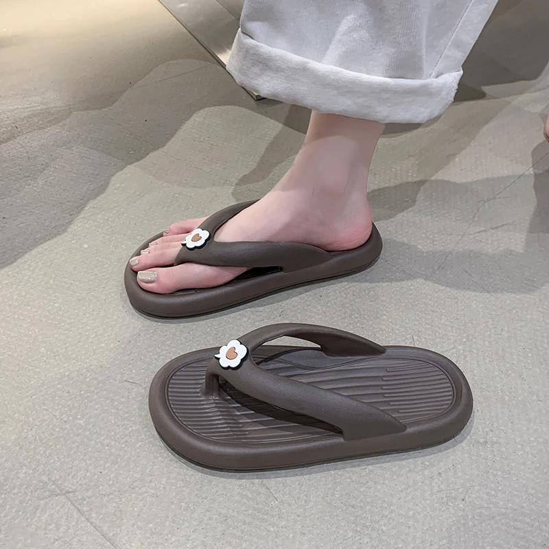 

Модные женские тапочки 2025 Горячие продажи Домашние однотонные тапочки с перемычкой для пальца Уличные модные повседневные удобные женские сандалии 40-41 коричневый