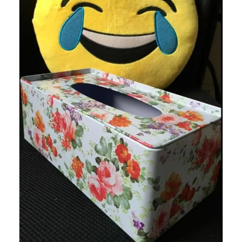 NEUE Hochwertige Taschentuchbox im ländlichen Stil mit Rosenmuster, Schreibtischdekoration aus Eisen