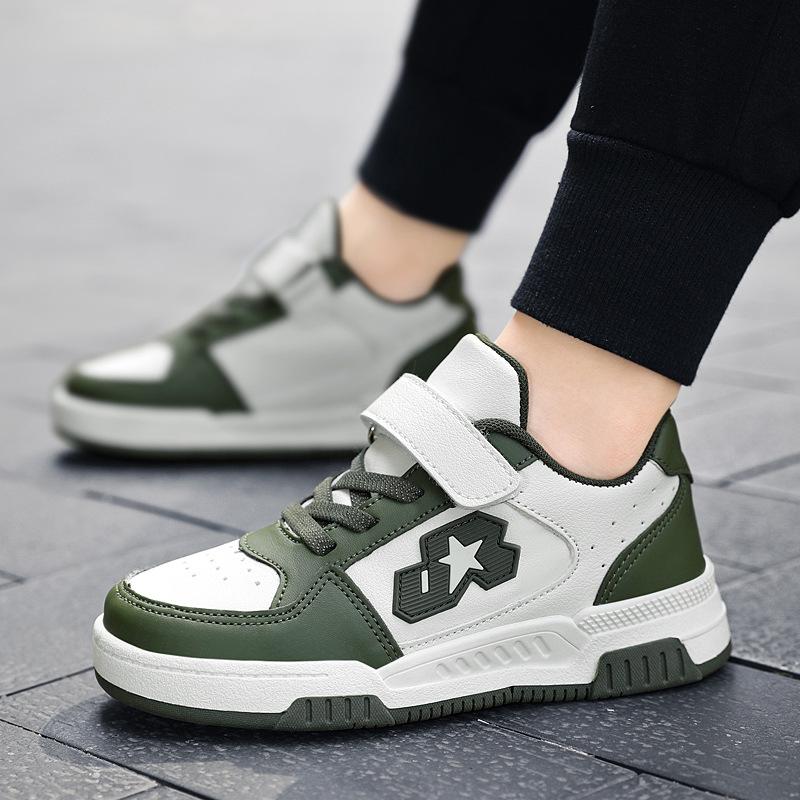 

Boys shoes little white shoes new children s spring and autumn leather surface board shoes medium and older children s sports shoes foreign trade 39
