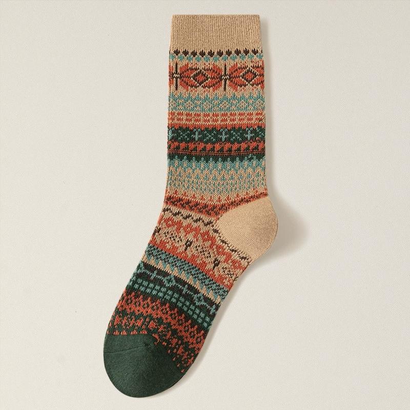 Retro National Style Embroider Flower Socks Women Trend Streetwear Knitted Middle Socks Female Autumn Winter Chic Contrast Socks