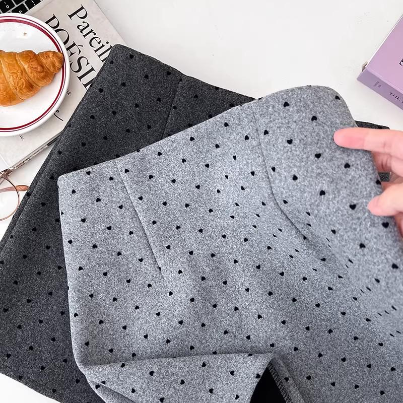 Korean Style Black Wool Plaid Polka Dot Midi Skirt - A-Line Petite Skirt for Women, Autumn and Winter Versatile Wear.