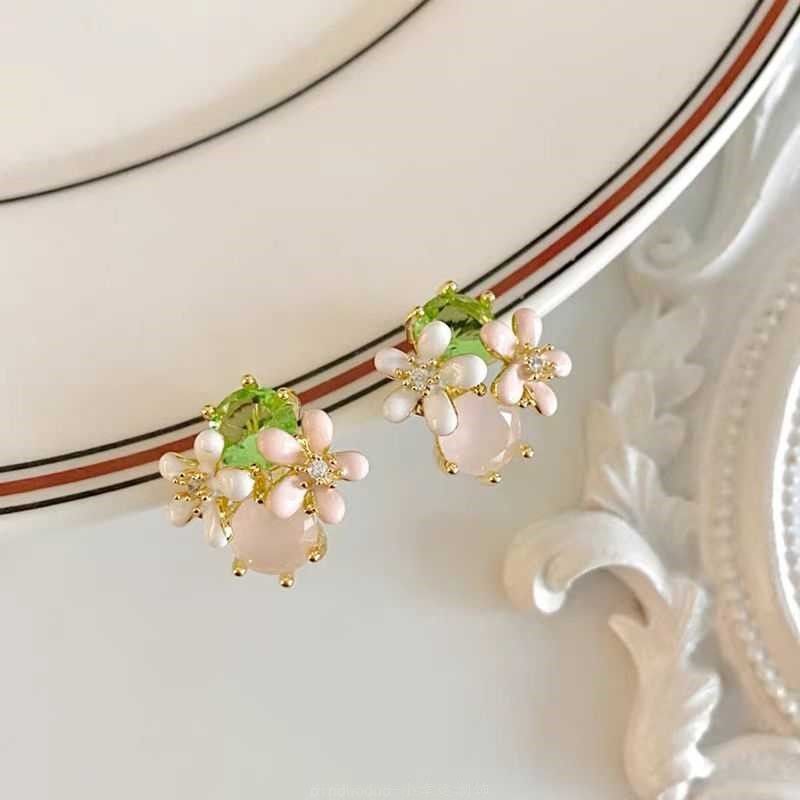 

Серьги-пусеты с капающим маслом в виде цветка, модные и элегантные, с индивидуальностью, со сладким темпераментом, маленькие, свежие, универсальные, женские