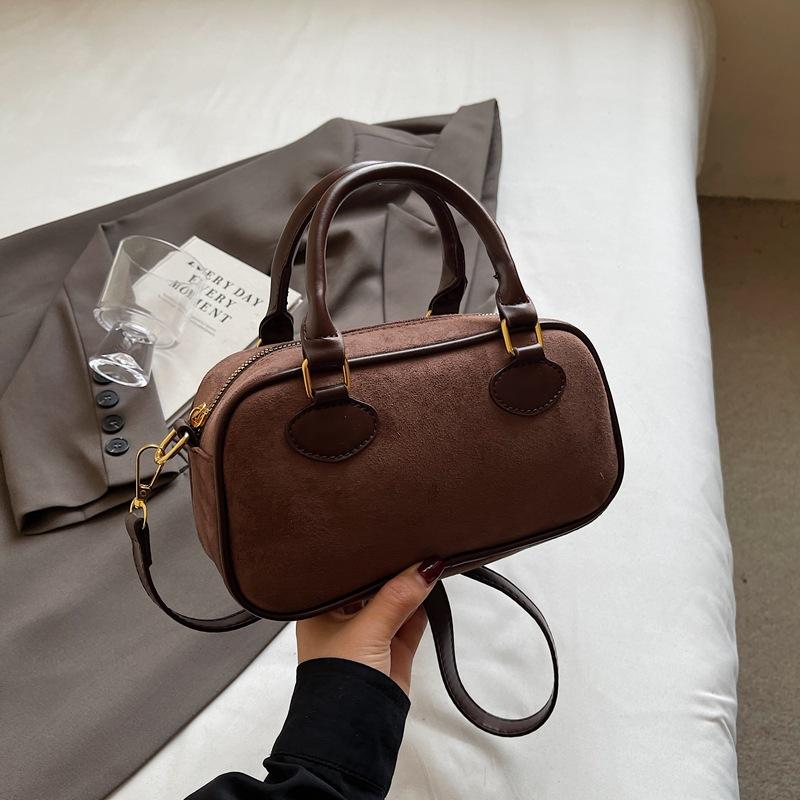 Portable retro bag women's 2025 autumn and winter new versatile large-capacity shoulder crossbody pillow bag