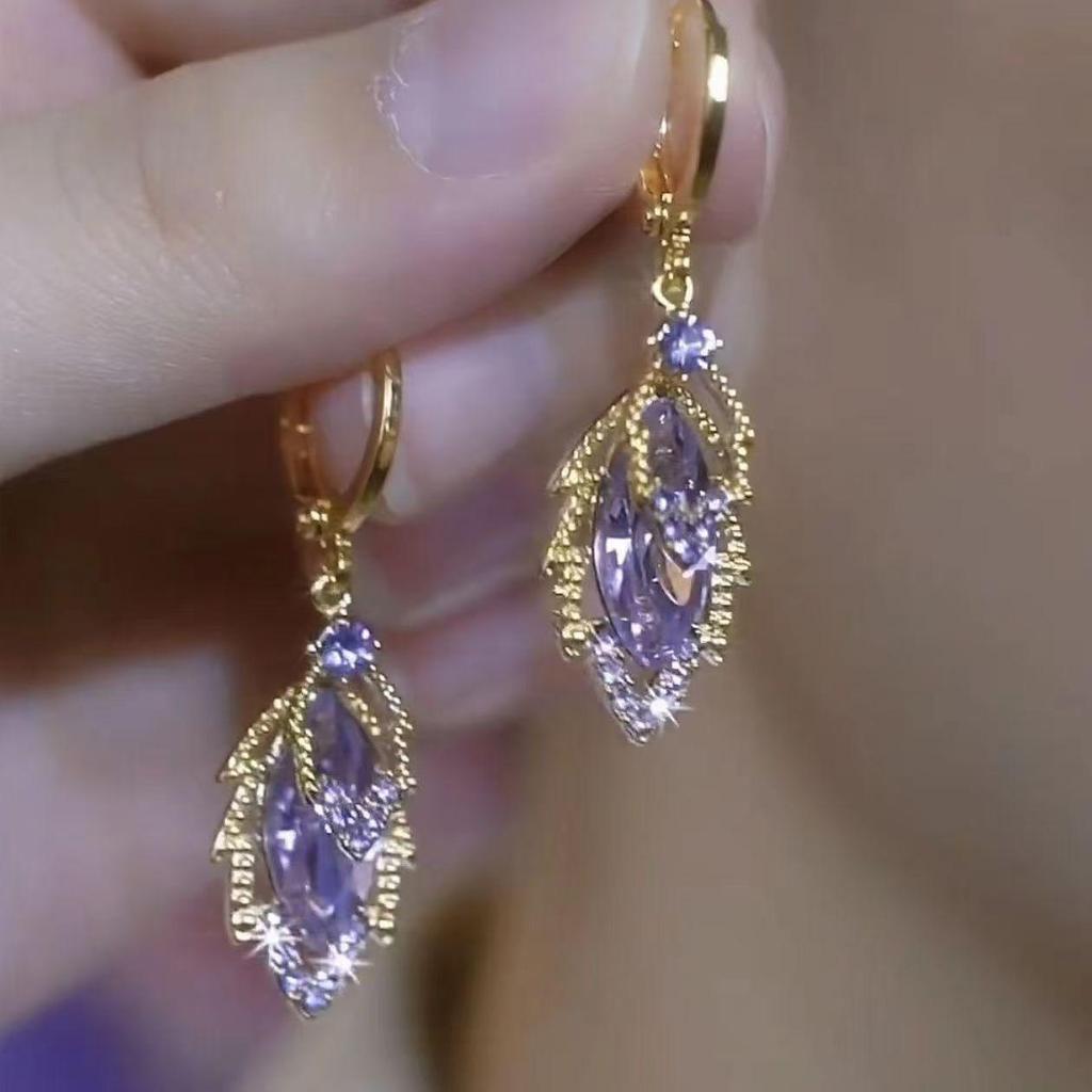 2024 Luxury Minimalist Gold Zirconia Leaf Ear Cuffs for Women